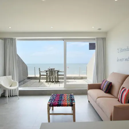 In With Sea View Apartman