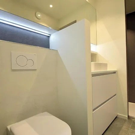 In With Sea View Apartman *