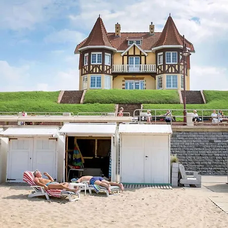 In With Sea View Apartman