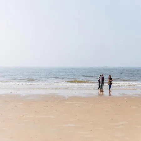 In With Sea View Apartman